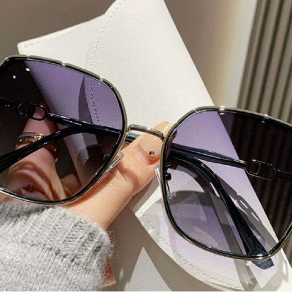 Classic Black Frame Sunglasses with Purple Gradient Lenses